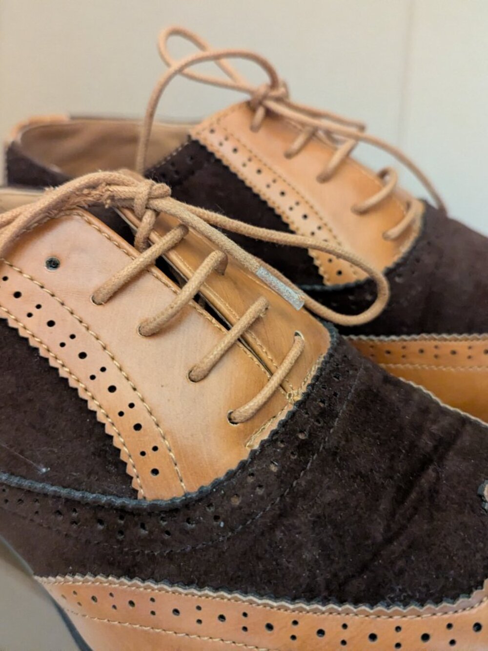 Men's Two-Tone Spectator Wingtip Oxfords Size 10 - Picture 5 of 9